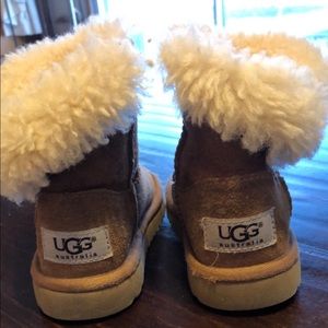 Bailey button hugs sz 7 Guc